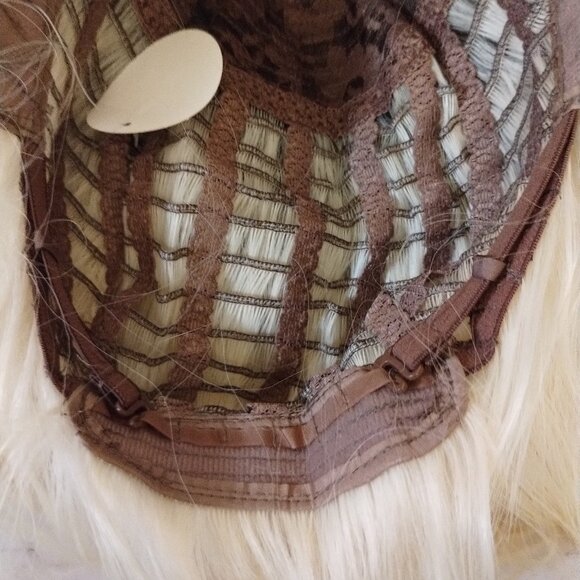 Dark Root Blonde 26" Natural Wave Wig - Picture 8 of 9